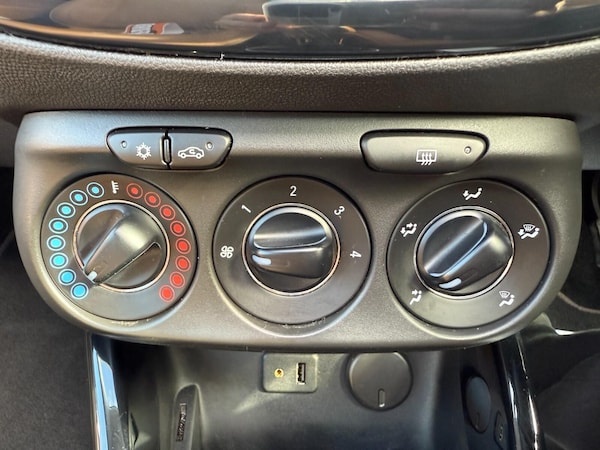Used Vauxhall ADAM 2015 for sale - 75406793: Photo 19