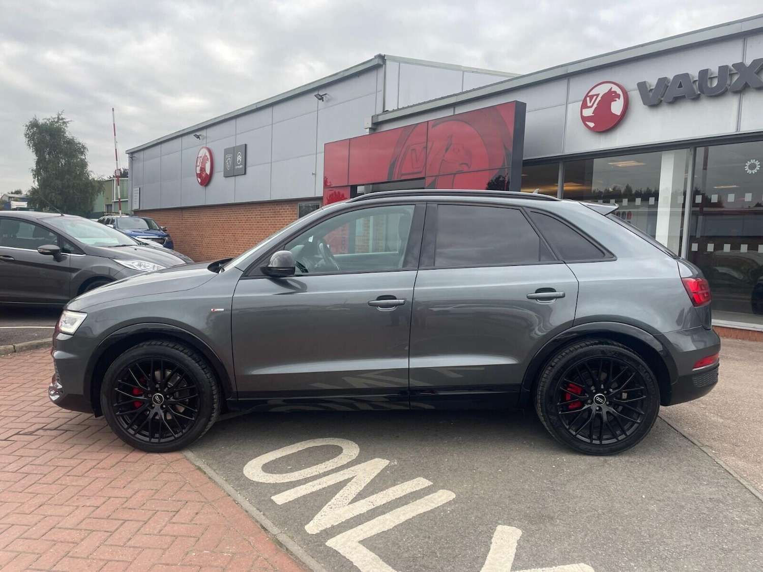 Used Audi Q3 2017 for sale - 76121922: Photo 10