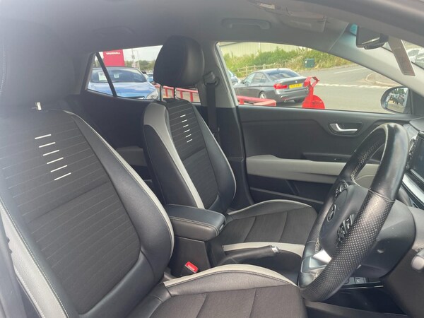 Used Kia Stonic 2019 for sale - 75406865: Photo 19