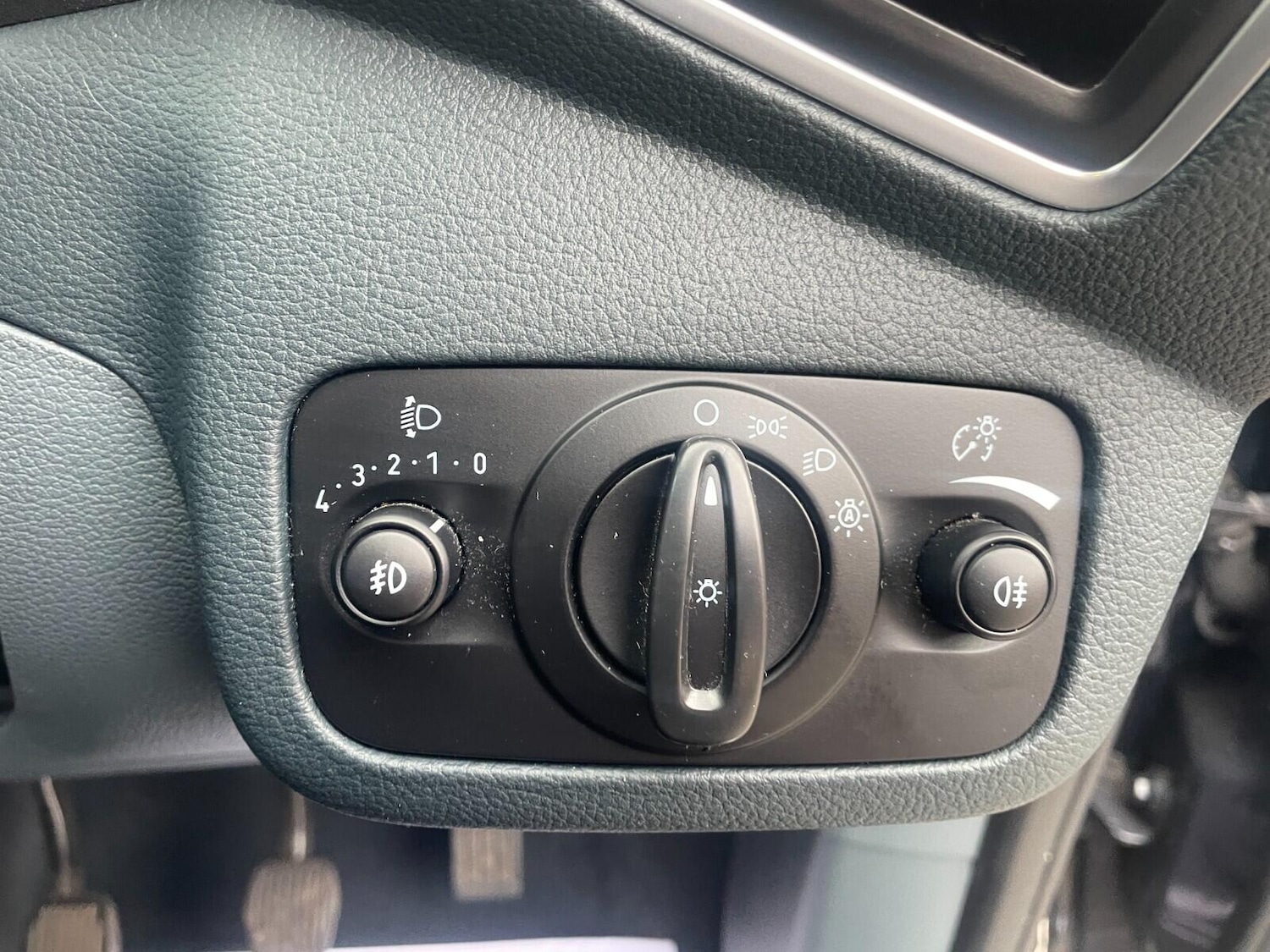 Used Ford C-Max 2014 for sale - 76152864: Photo 17