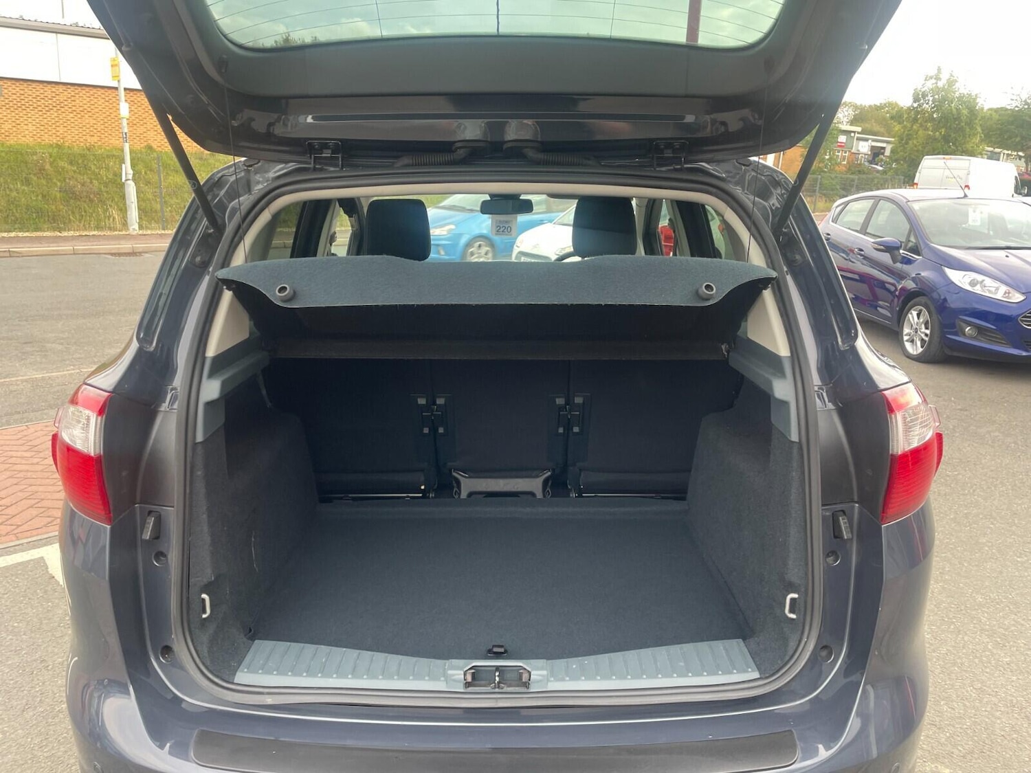Used Ford C-Max 2014 for sale - 76152864: Photo 7