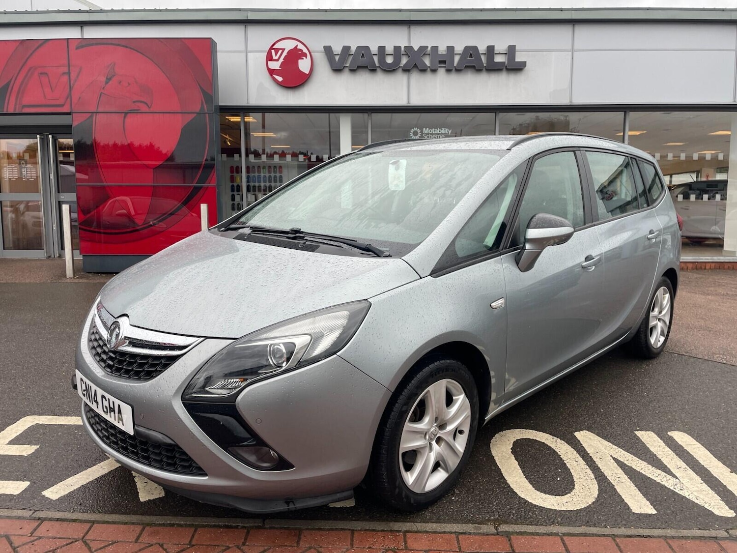 Used Vauxhall Zafira Tourer 2014 for sale - 76189081: Photo 1