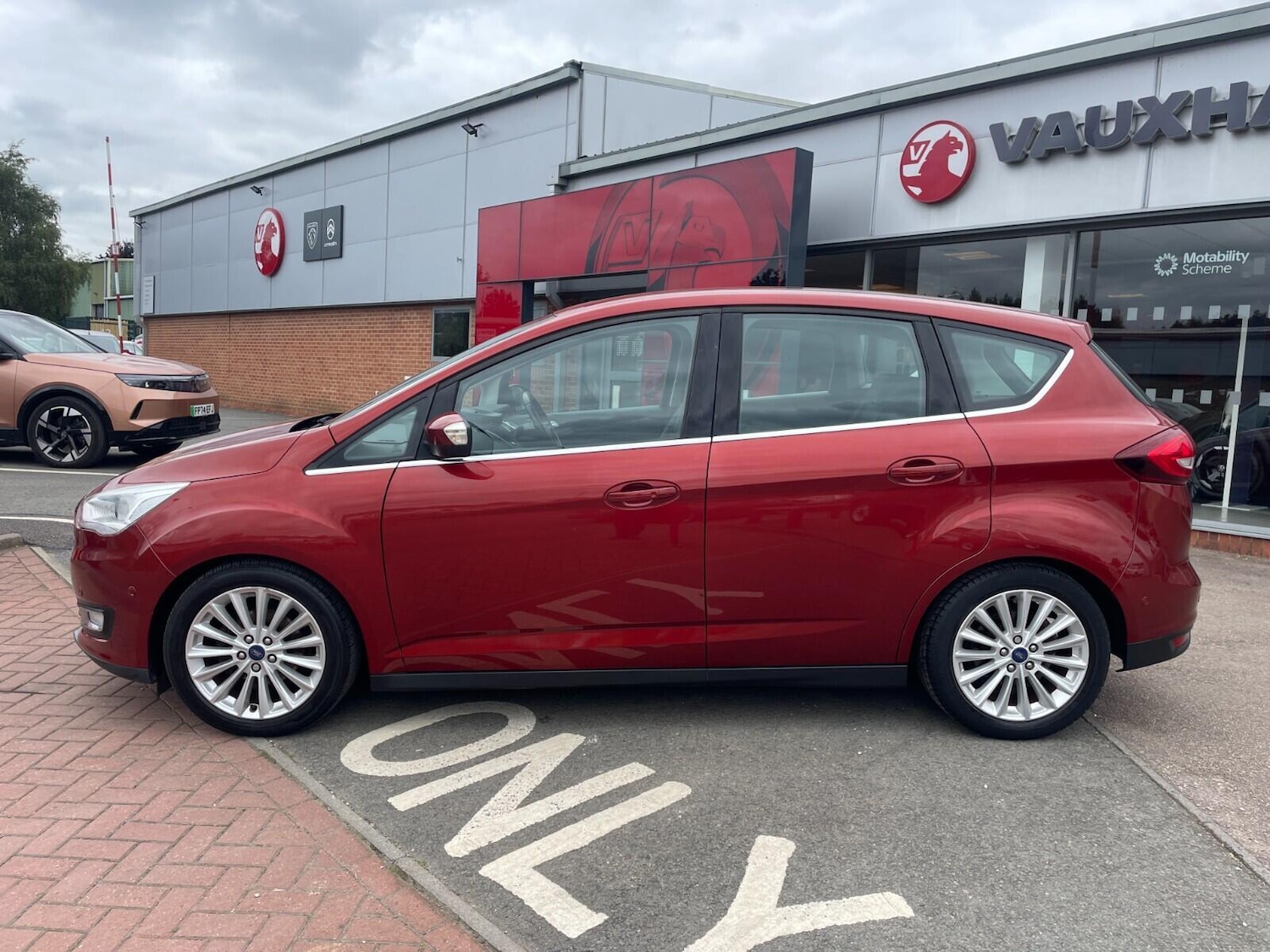 Used Ford C-Max 2016 for sale - 76084579: Photo 10