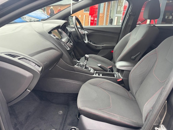 Used Ford Focus 2017 for sale - 76135903: Photo 12