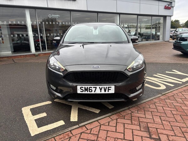 Used Ford Focus 2017 for sale - 76135903: Photo 2