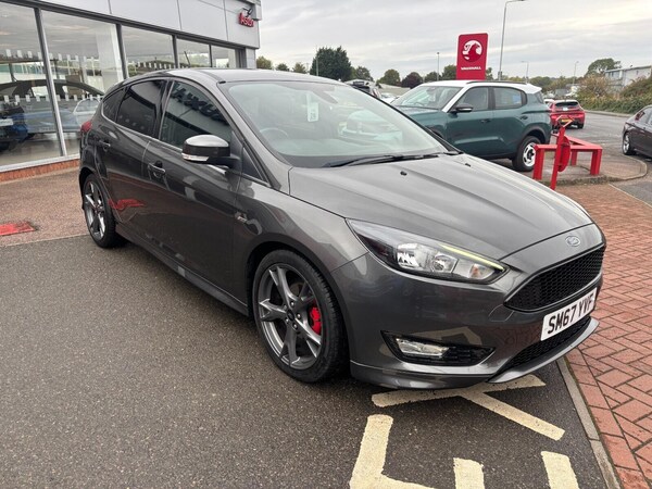Used Ford Focus 2017 for sale - 76135903: Photo 3