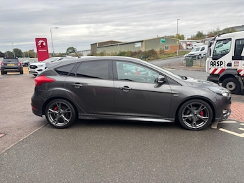 Used Ford Focus 2017 for sale - 76135903: Photo 4