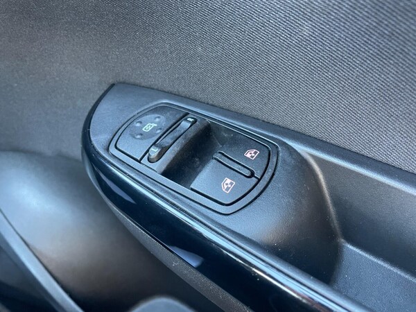 Used Vauxhall Corsa 2019 for sale - 76085096: Photo 25