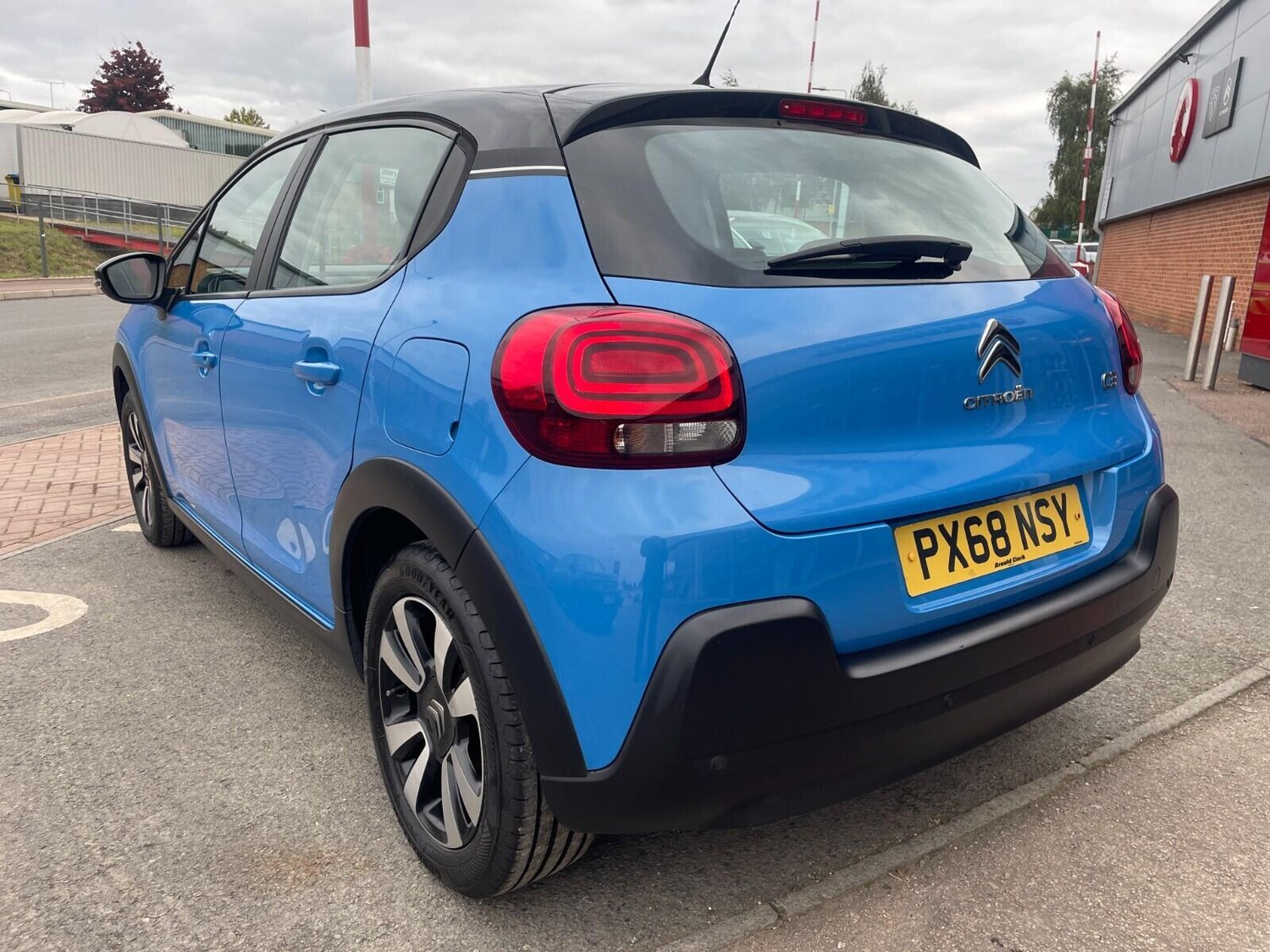 Used Citroen C3 2018 for sale - 76360621: Photo 3