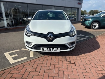 Used Renault Clio 2018 for sale - 76136498: Photo