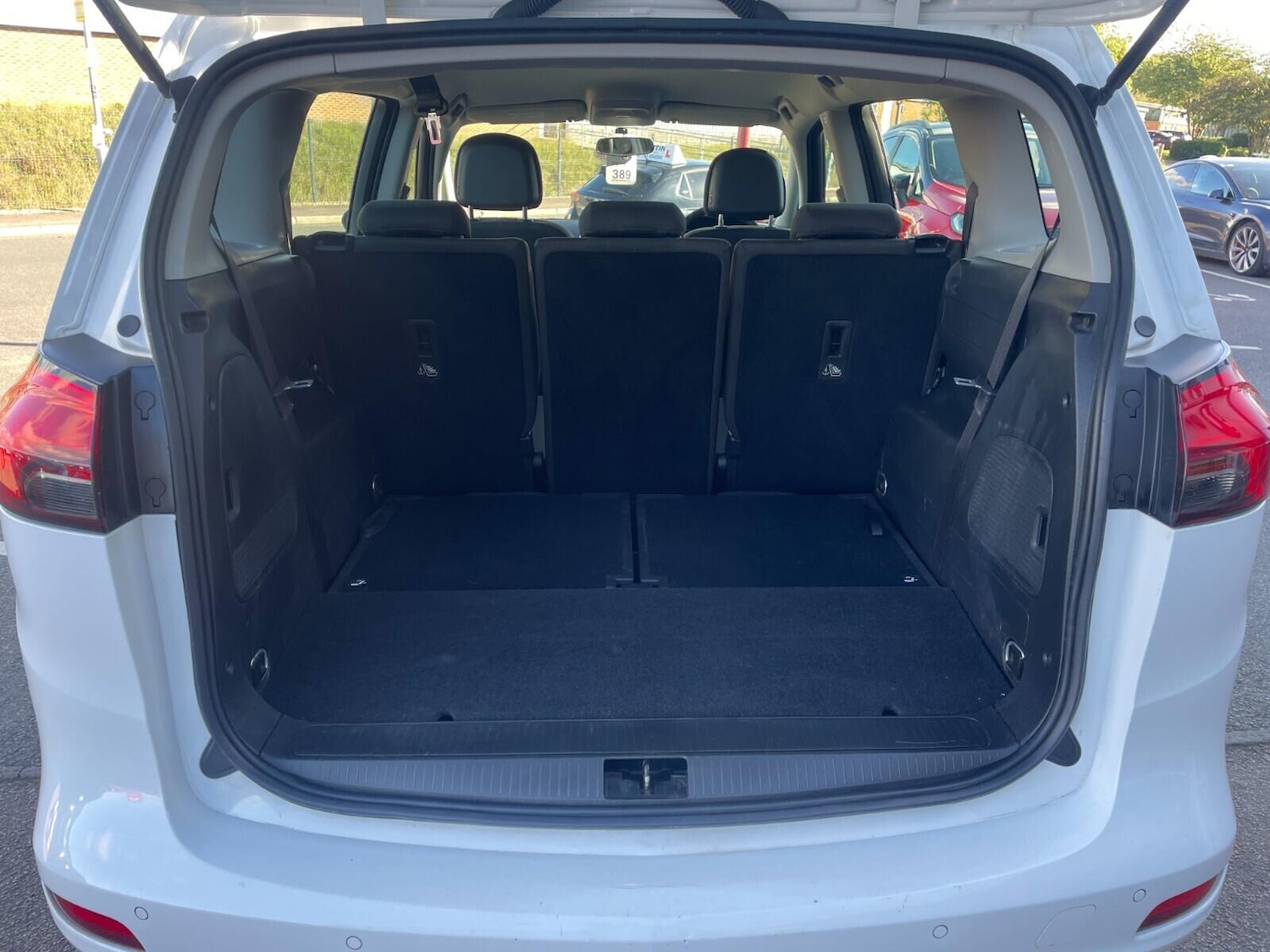 Used Vauxhall Zafira Tourer 2015 for sale - 76083889: Photo 10