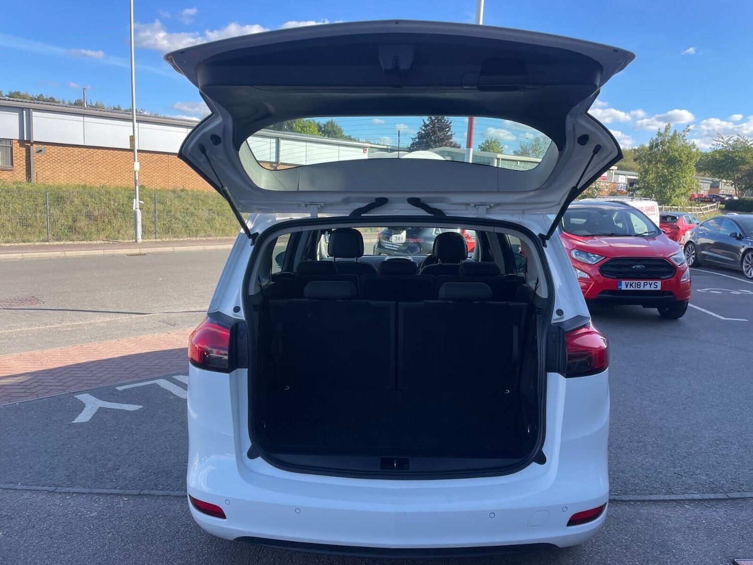 Used Vauxhall Zafira Tourer 2015 for sale - 76083889: Photo 9