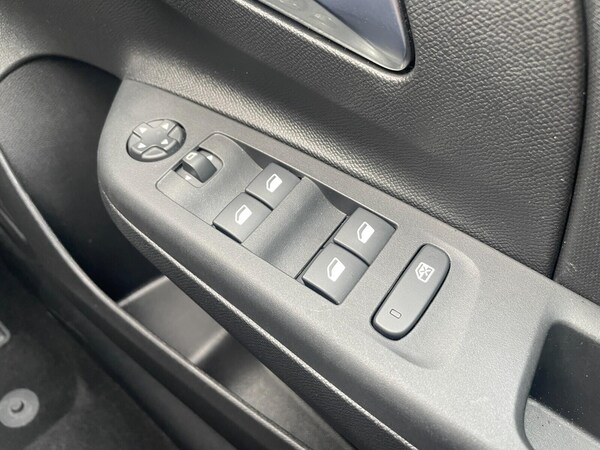 Used Vauxhall Corsa 2024 for sale - 75601119: Photo 19