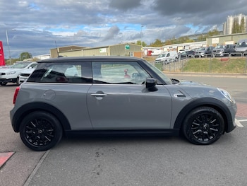 Used MINI Hatch 2019 for sale - 75838577: Photo