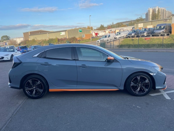 Used Honda Civic 2019 for sale - 76227204: Photo 4