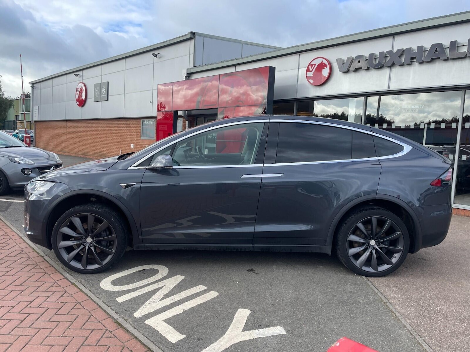 Used Tesla Model X 2019 for sale - 76179299: Photo 11