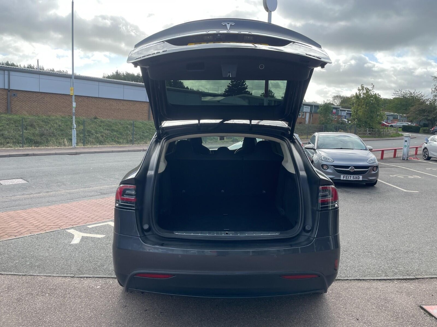 Used Tesla Model X 2019 for sale - 76179299: Photo 8