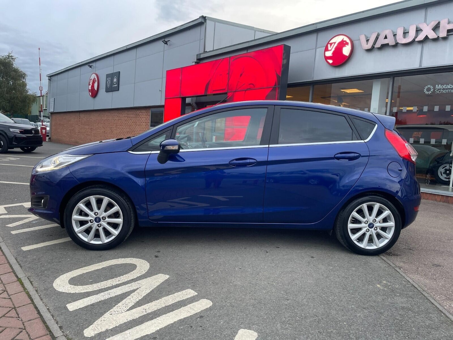 Used Ford Fiesta 2016 for sale - 76371122: Photo 2