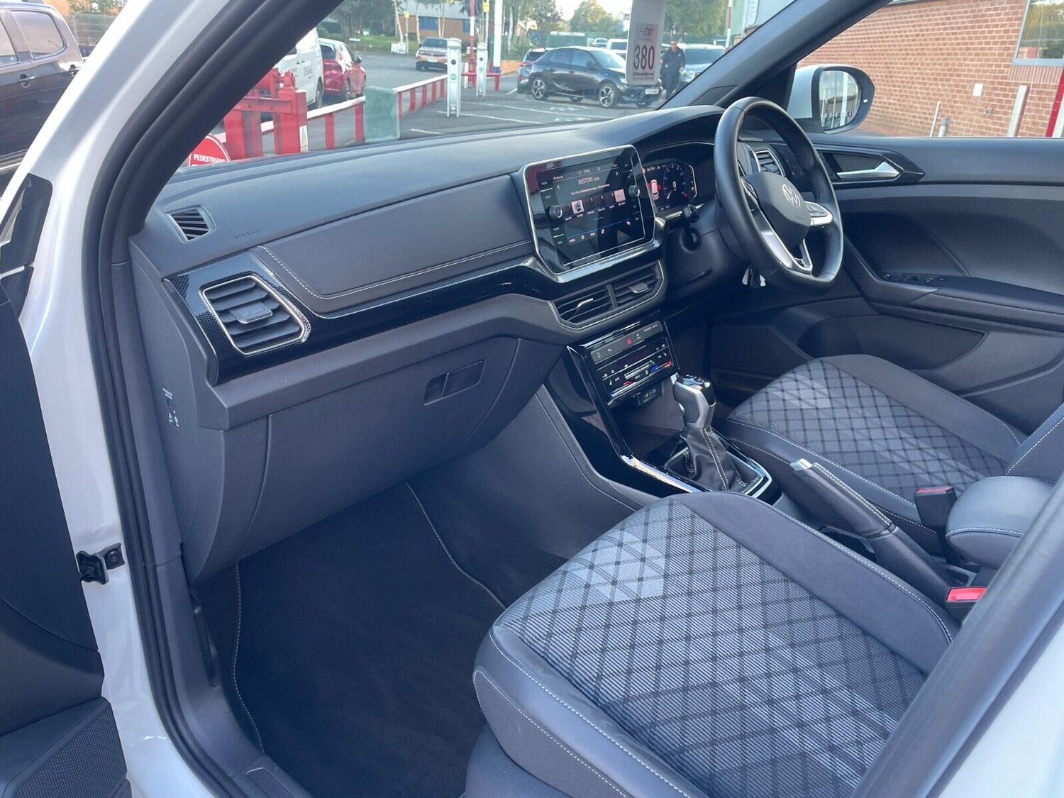 Used Volkswagen T-Cross 2024 for sale - 76072658: Photo 14