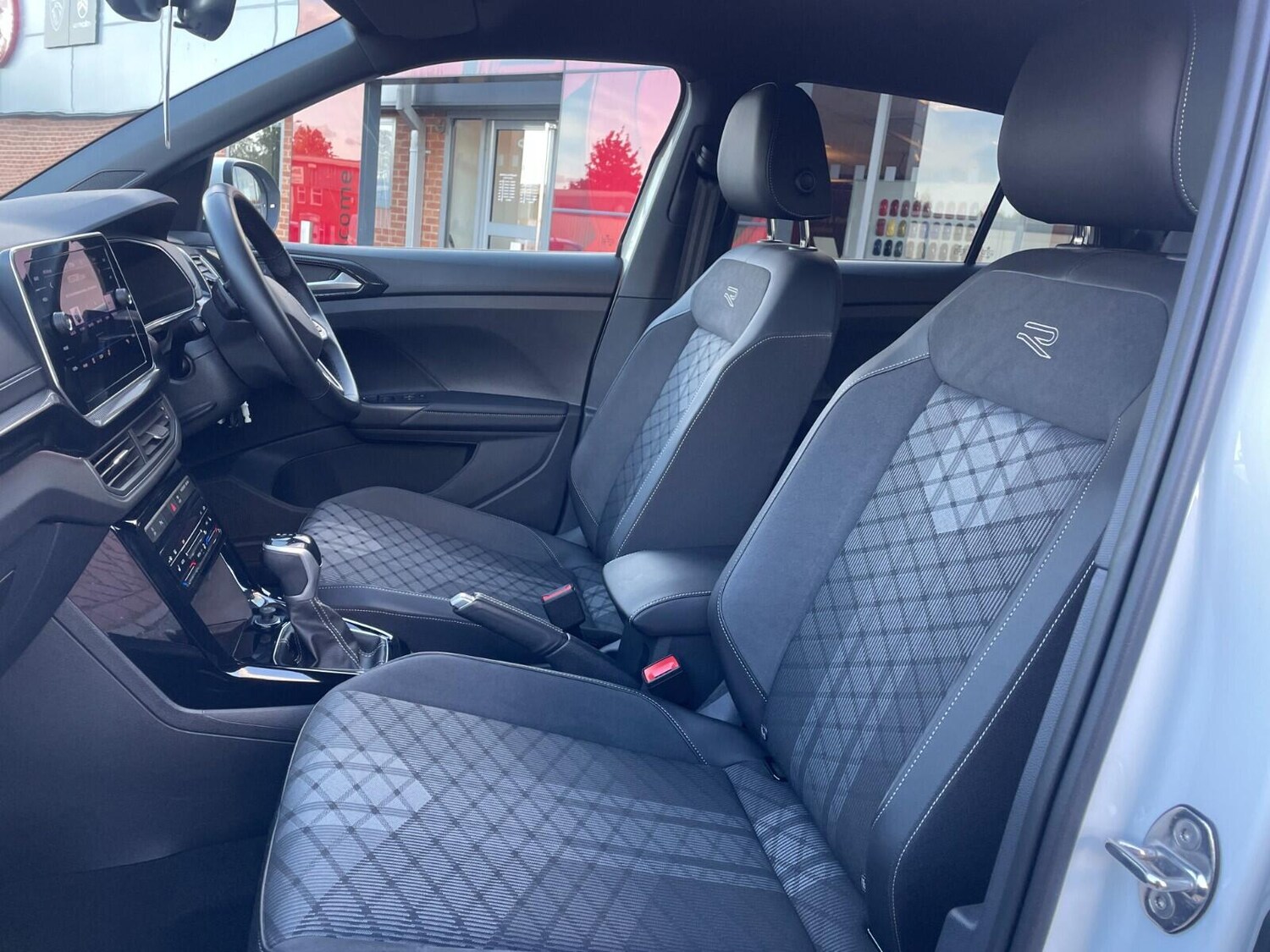 Used Volkswagen T-Cross 2024 for sale - 76072658: Photo 15