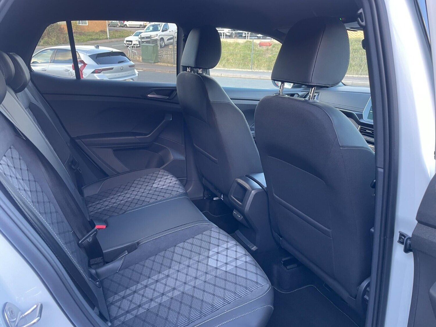 Used Volkswagen T-Cross 2024 for sale - 76072658: Photo 16