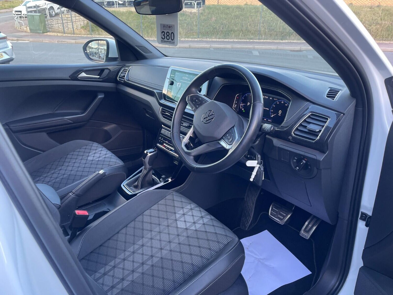 Used Volkswagen T-Cross 2024 for sale - 76072658: Photo 17