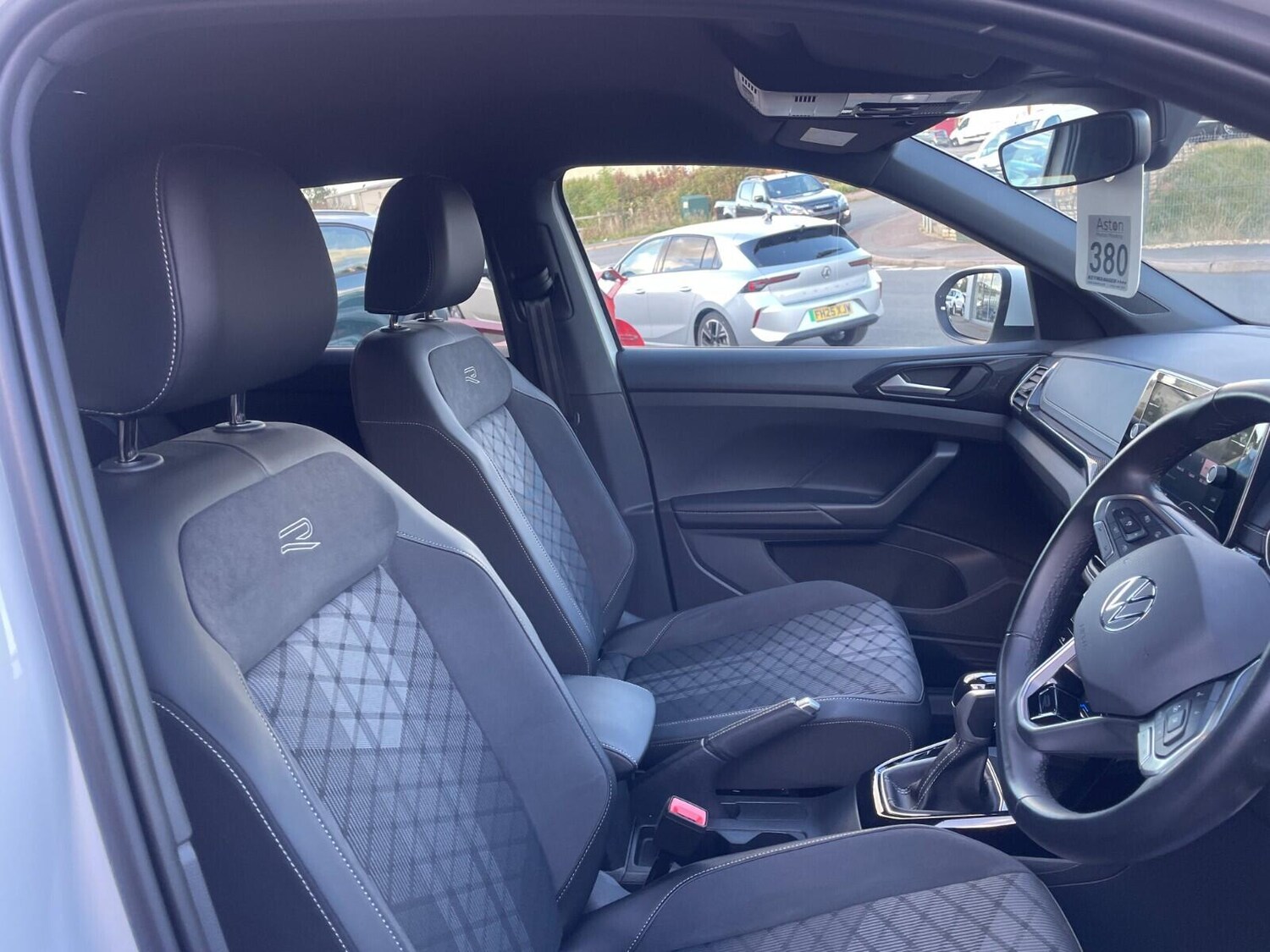 Used Volkswagen T-Cross 2024 for sale - 76072658: Photo 18