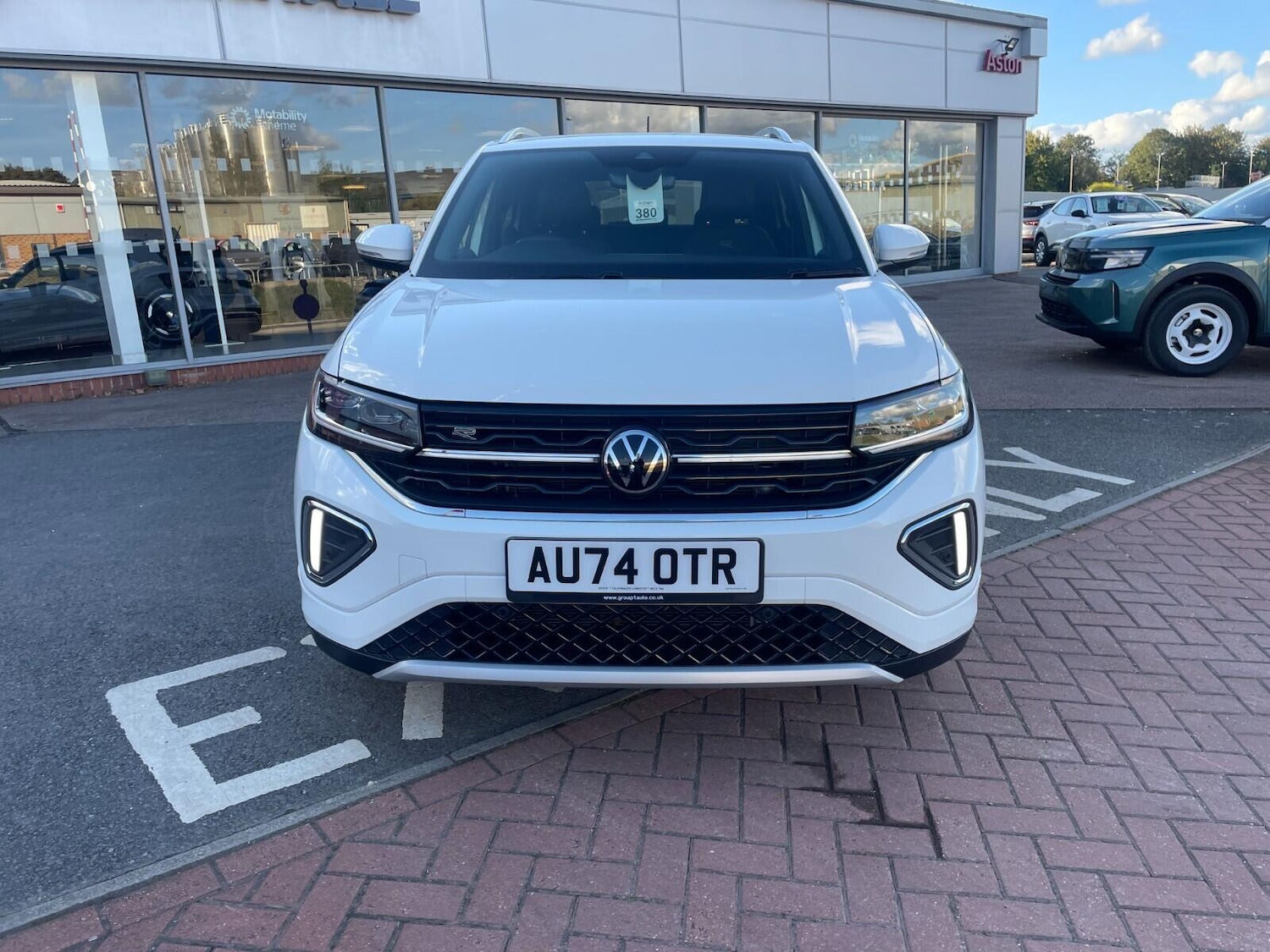 Used Volkswagen T-Cross 2024 for sale - 76072658: Photo 2