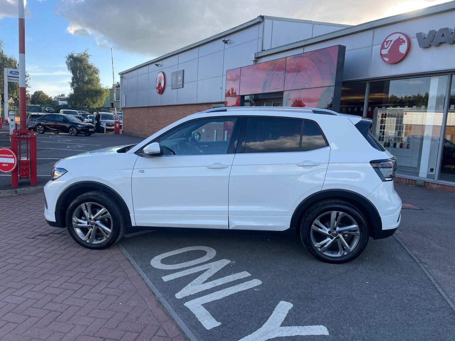 Used Volkswagen T-Cross 2024 for sale - 76072658: Photo 8
