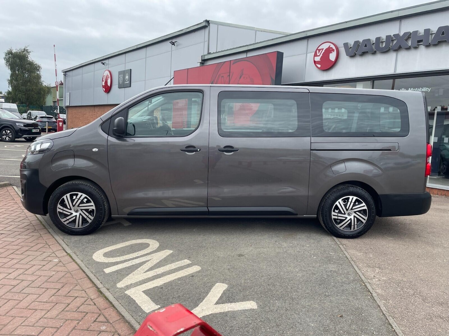 Used Vauxhall Vivaro Life 2023 for sale - 76361324: Photo 2
