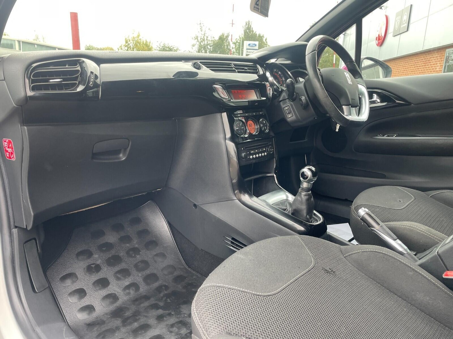 Used Citroen DS3 2012 for sale - 76326620: Photo 15