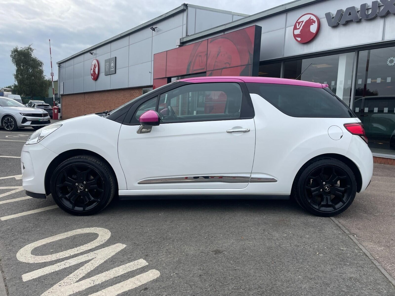 Used Citroen DS3 2012 for sale - 76326620: Photo 2