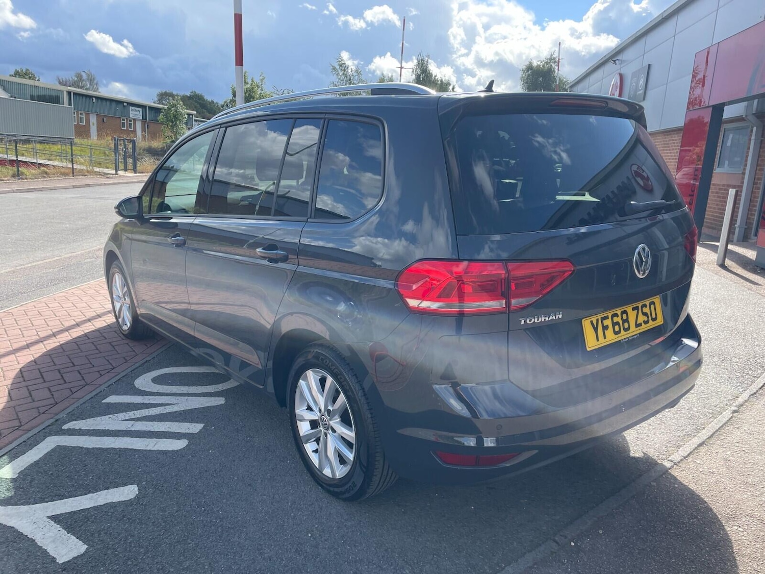 Used Volkswagen Touran 2018 for sale - 75979015: Photo 7