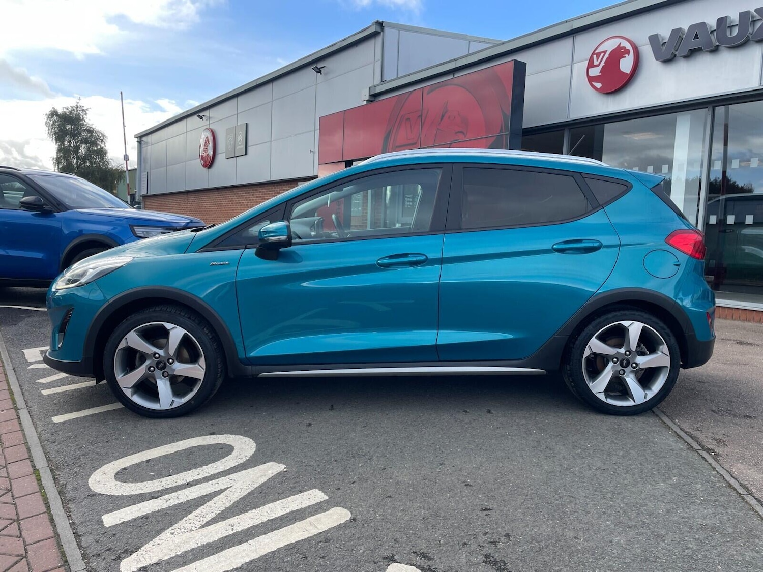 Used Ford Fiesta 2018 for sale - 76388436: Photo 2