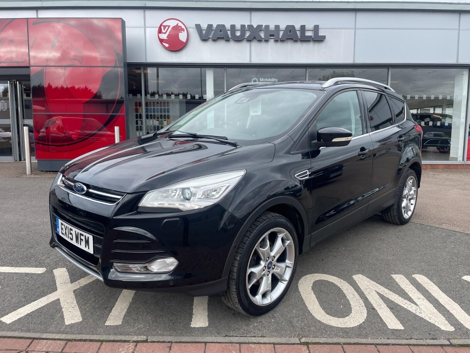 Used Ford Kuga 2015 for sale - 76013812: Photo 1