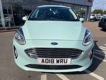 Used Ford Fiesta 2018 for sale - 76122692: Photo 2