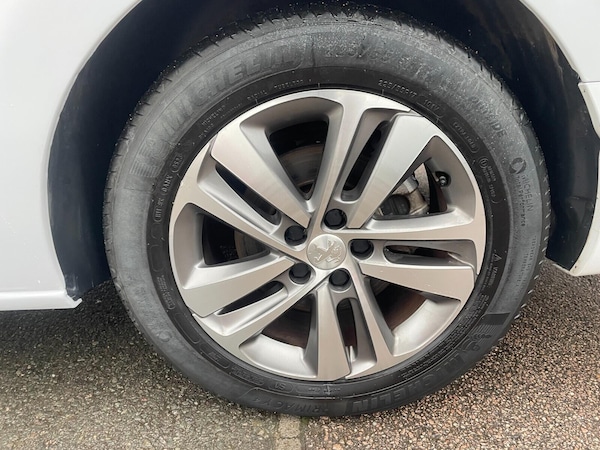 Used Peugeot Traveller 2023 for sale - 76188739: Photo 10