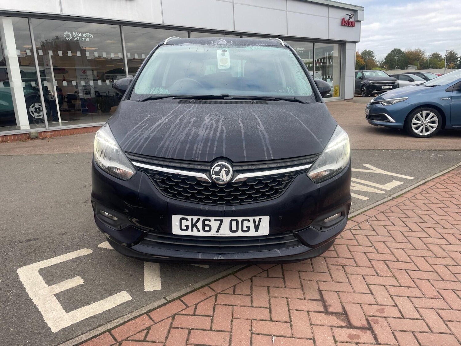 Used Vauxhall Zafira 2017 for sale - 76348826: Photo 2