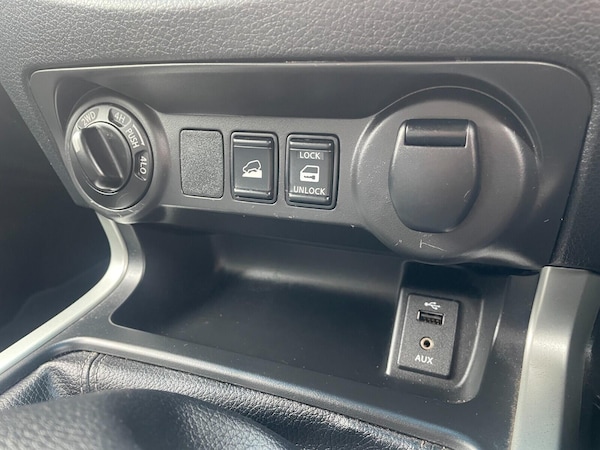 Used Nissan Navara 2017 for sale - 76260132: Photo 29
