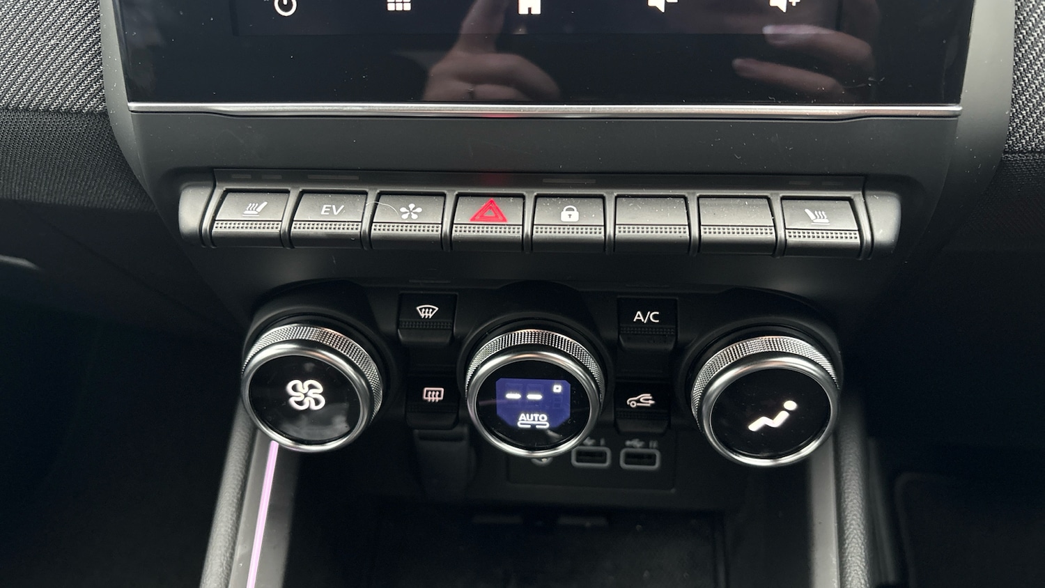 Used Renault Clio 2025 for sale - 76891597: Photo 25