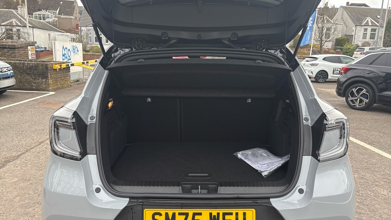 Used Renault Captur 2025 for sale - 77817880: Photo 4