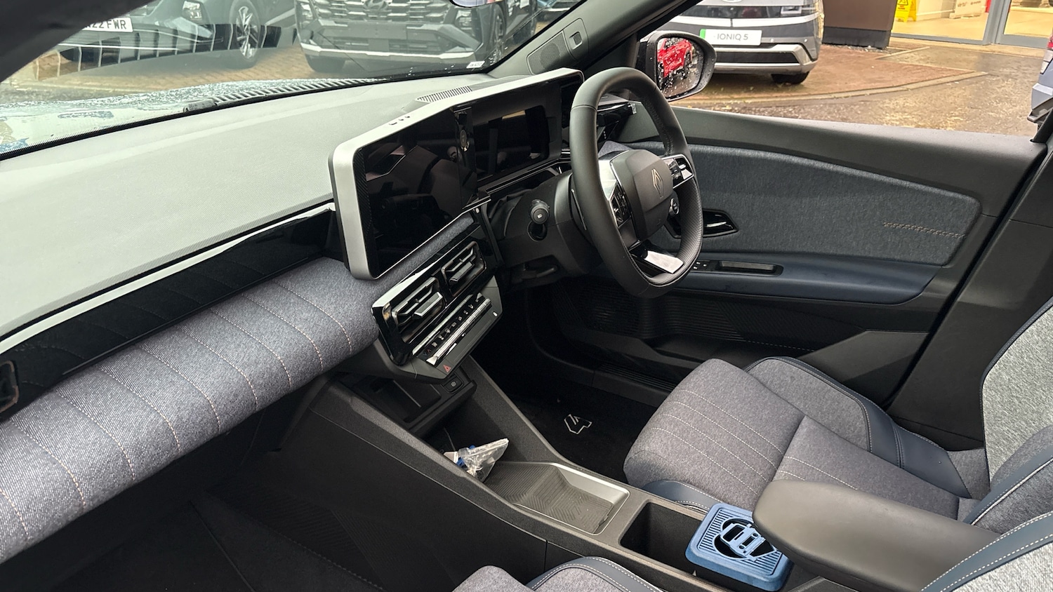 Used Renault 4 2025 for sale - 76891591: Photo 9