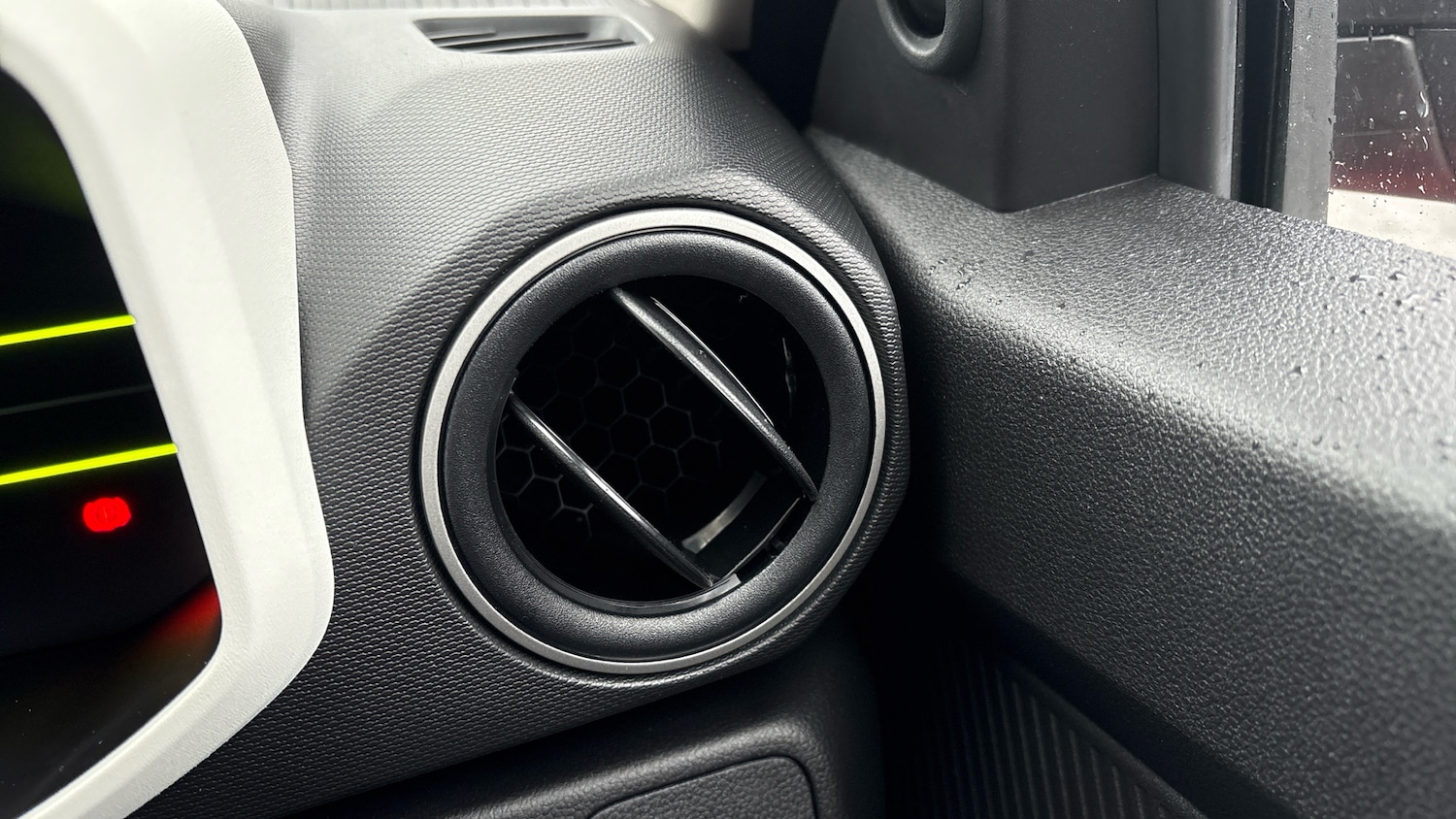 Used Dacia Spring 2025 for sale - 77159115: Photo 49