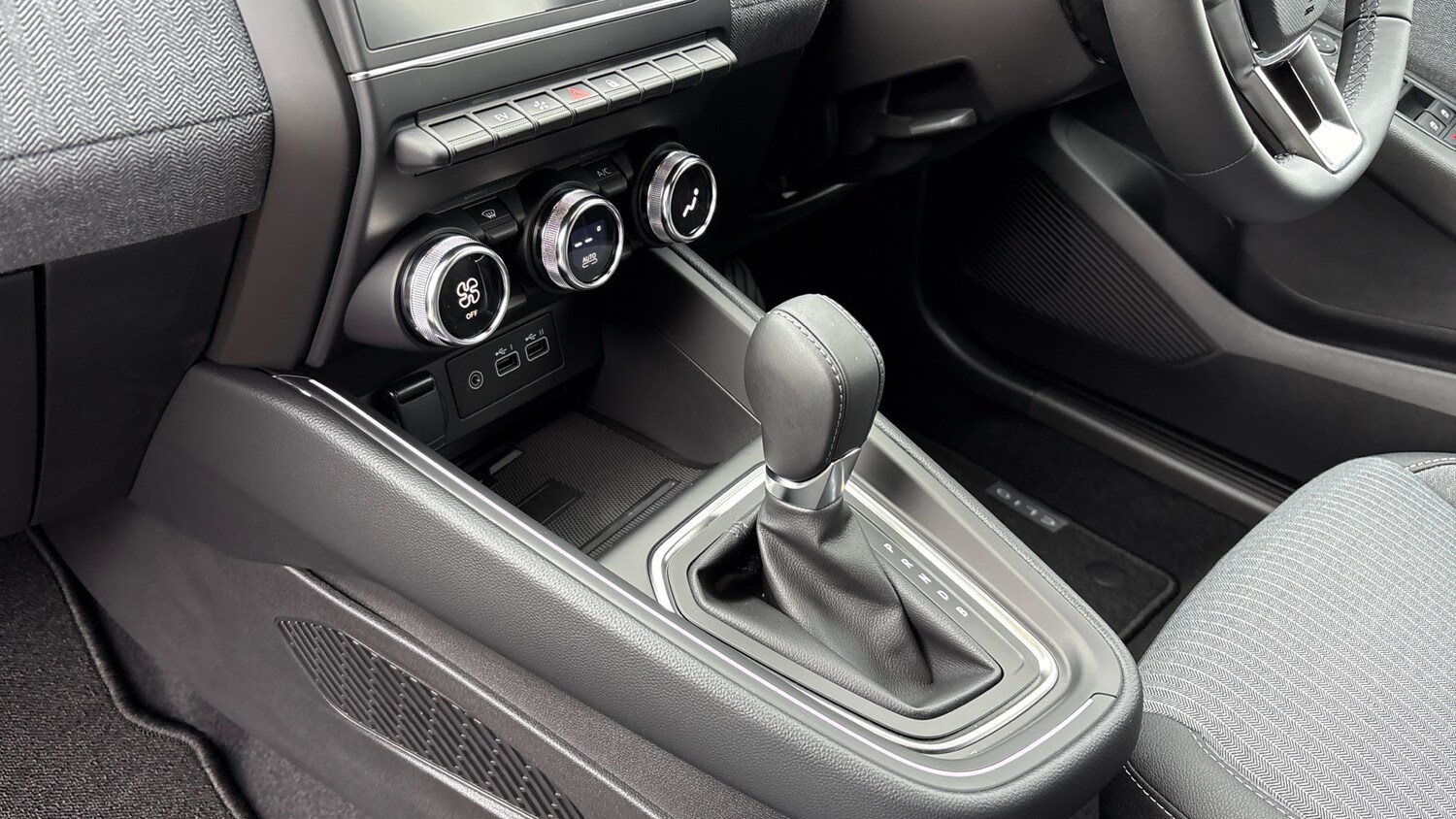 Used Renault Clio 2025 for sale - 76218669: Photo 13