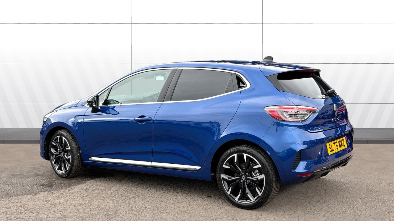 Used Renault Clio 2025 for sale - 76218669: Photo 2