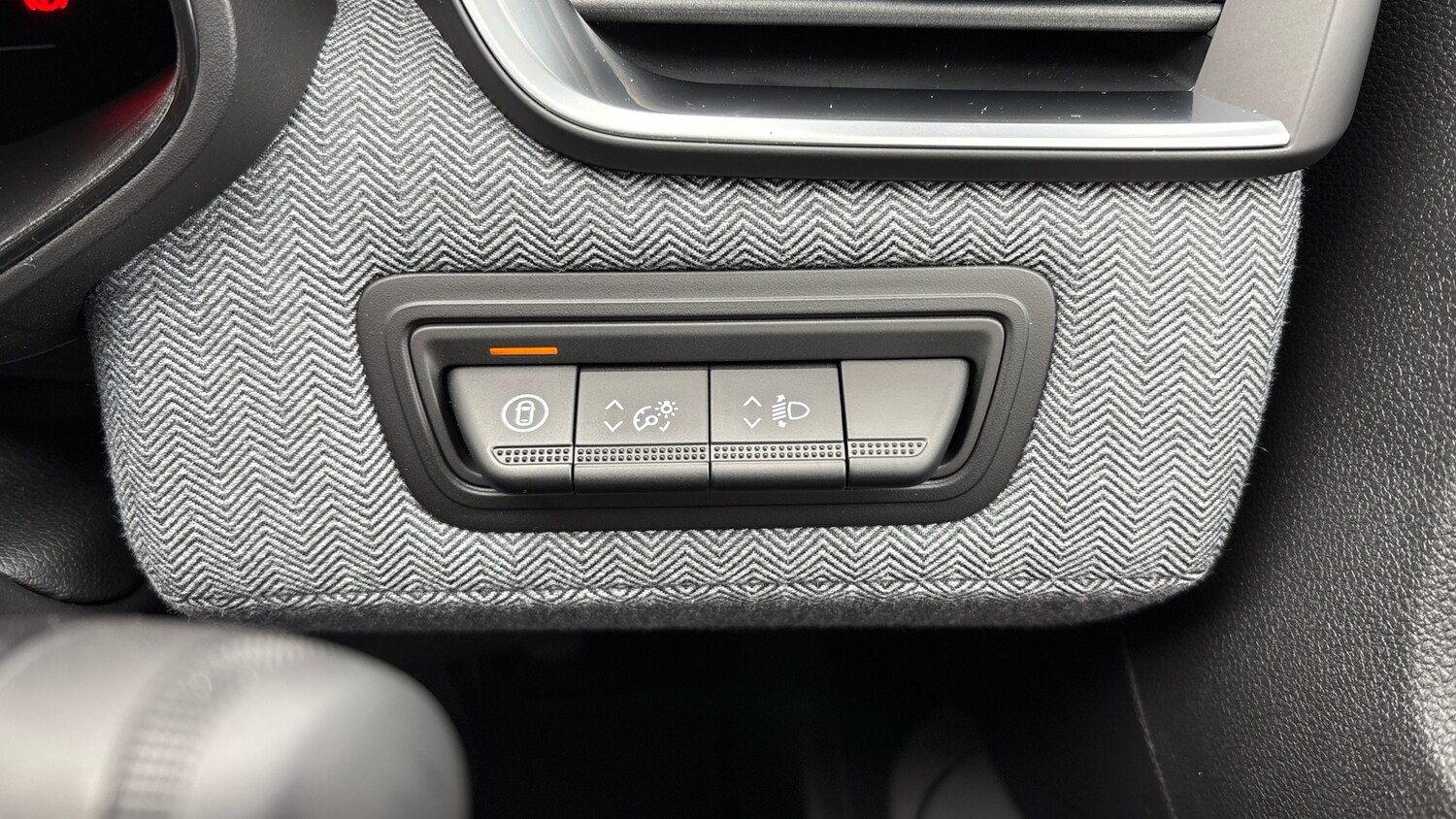 Used Renault Clio 2025 for sale - 76218669: Photo 35