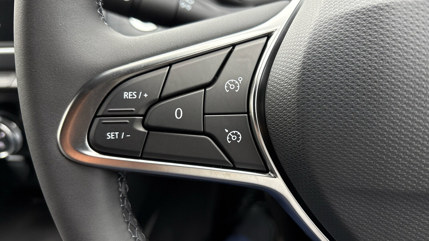 Used Renault Clio 2025 for sale - 76218669: Photo 37