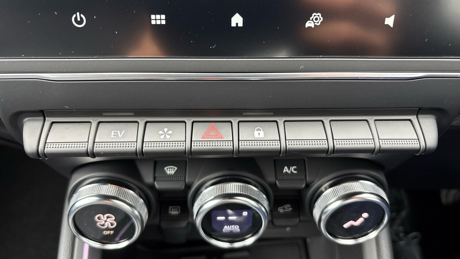 Used Renault Clio 2025 for sale - 76218669: Photo 44