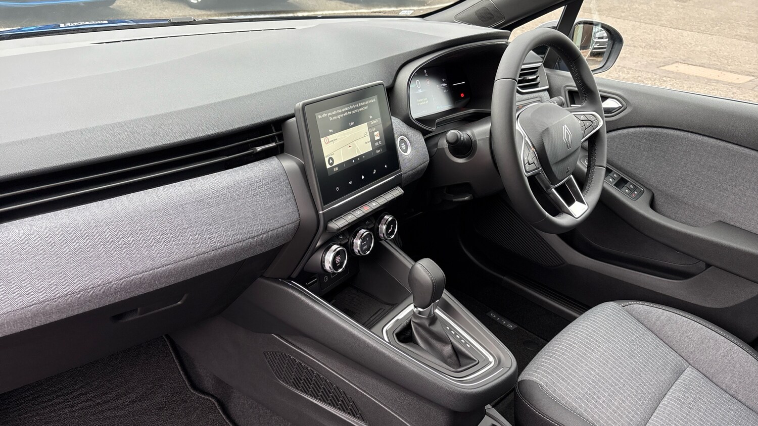 Used Renault Clio 2025 for sale - 76218669: Photo 9