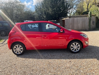 Used Hyundai i20 2013 for sale - 78108432: Photo